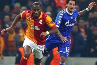 Football : Le club Schalke 04 dépose une plainte à  lÂ’UEFA contre Drogba